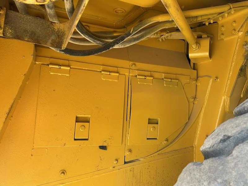 Самосвал Komatsu HD325-6KE: снимка 9