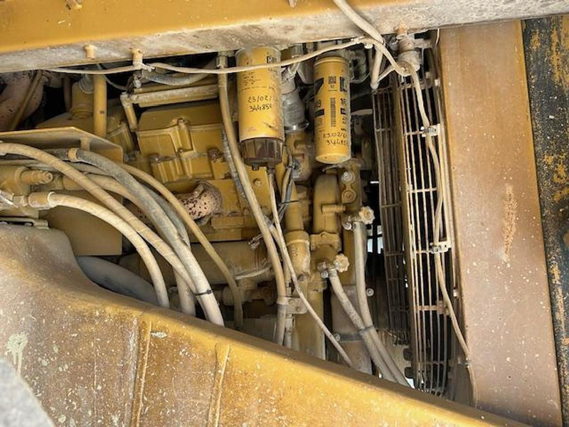 Самосвал Komatsu HD325-6KE: снимка 10