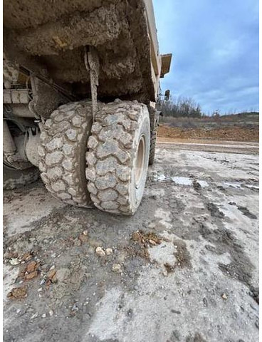 Komatsu HD605-7 - Самосвал: снимка 3 Komatsu HD605-7 - Самосвал: снимка 3
