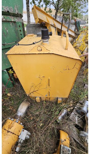 Liebherr R954CHD Li - Резервоар за гориво: снимка 2 Liebherr R954CHD Li - Резервоар за гориво: снимка 2
