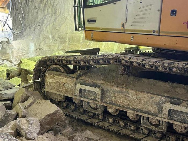 Liebherr R956HD - Багер: снимка 3 Liebherr R956HD - Багер: снимка 3