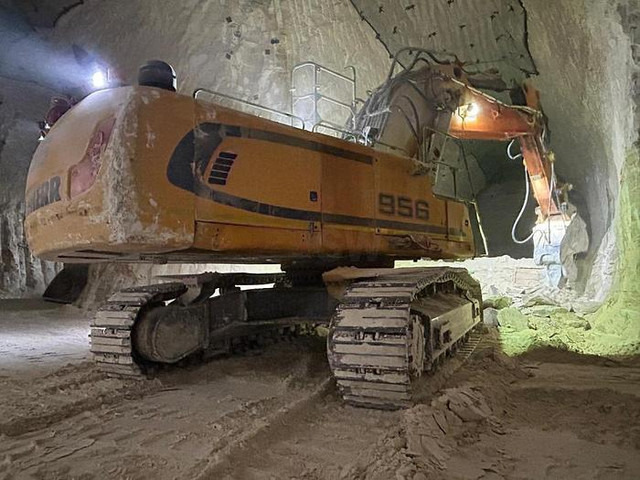 Liebherr R956HD - Багер: снимка 1 Liebherr R956HD - Багер: снимка 1