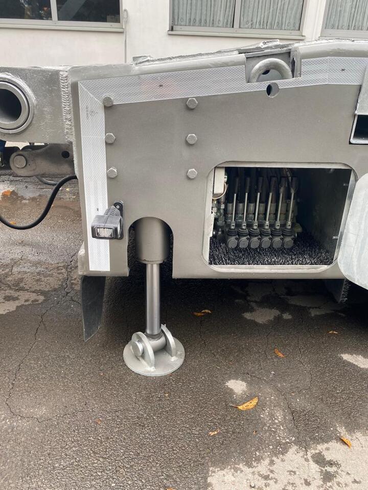 4 AXLE GERMANO TYPE LOWLOADER VEGA TRAILER - Нискорамна площадка полуремарке: снимка 5 4 AXLE GERMANO TYPE LOWLOADER VEGA TRAILER - Нискорамна площадка полуремарке: снимка 5
