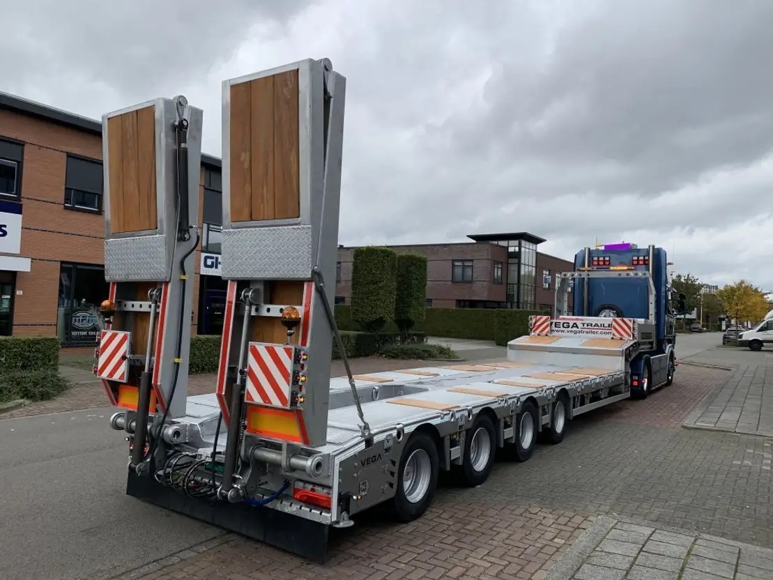 4 AXLE GERMANO TYPE LOWLOADER VEGA TRAILER - Нискорамна площадка полуремарке: снимка 4 4 AXLE GERMANO TYPE LOWLOADER VEGA TRAILER - Нискорамна площадка полуремарке: снимка 4