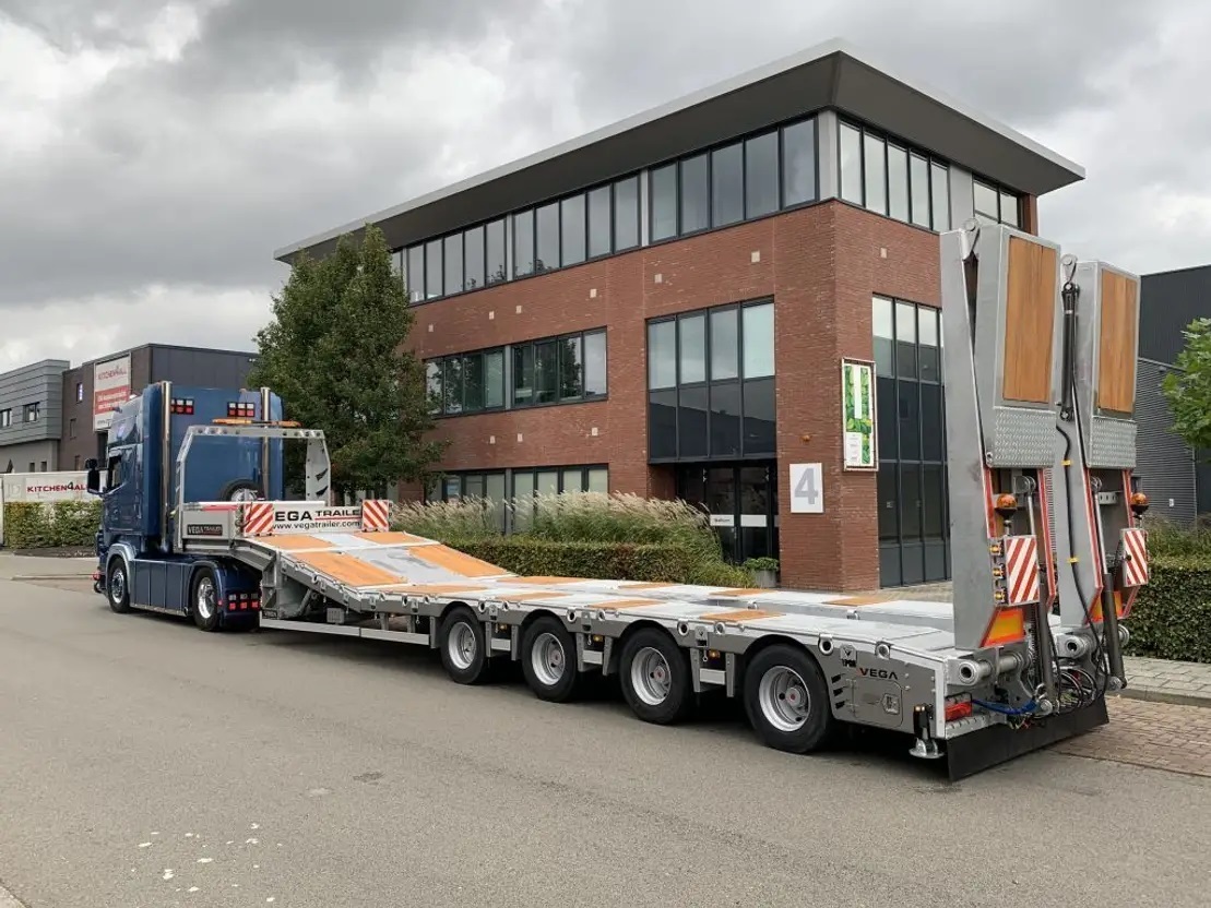4 AXLE GERMANO TYPE LOWLOADER VEGA TRAILER - Нискорамна площадка полуремарке: снимка 2 4 AXLE GERMANO TYPE LOWLOADER VEGA TRAILER - Нискорамна площадка полуремарке: снимка 2