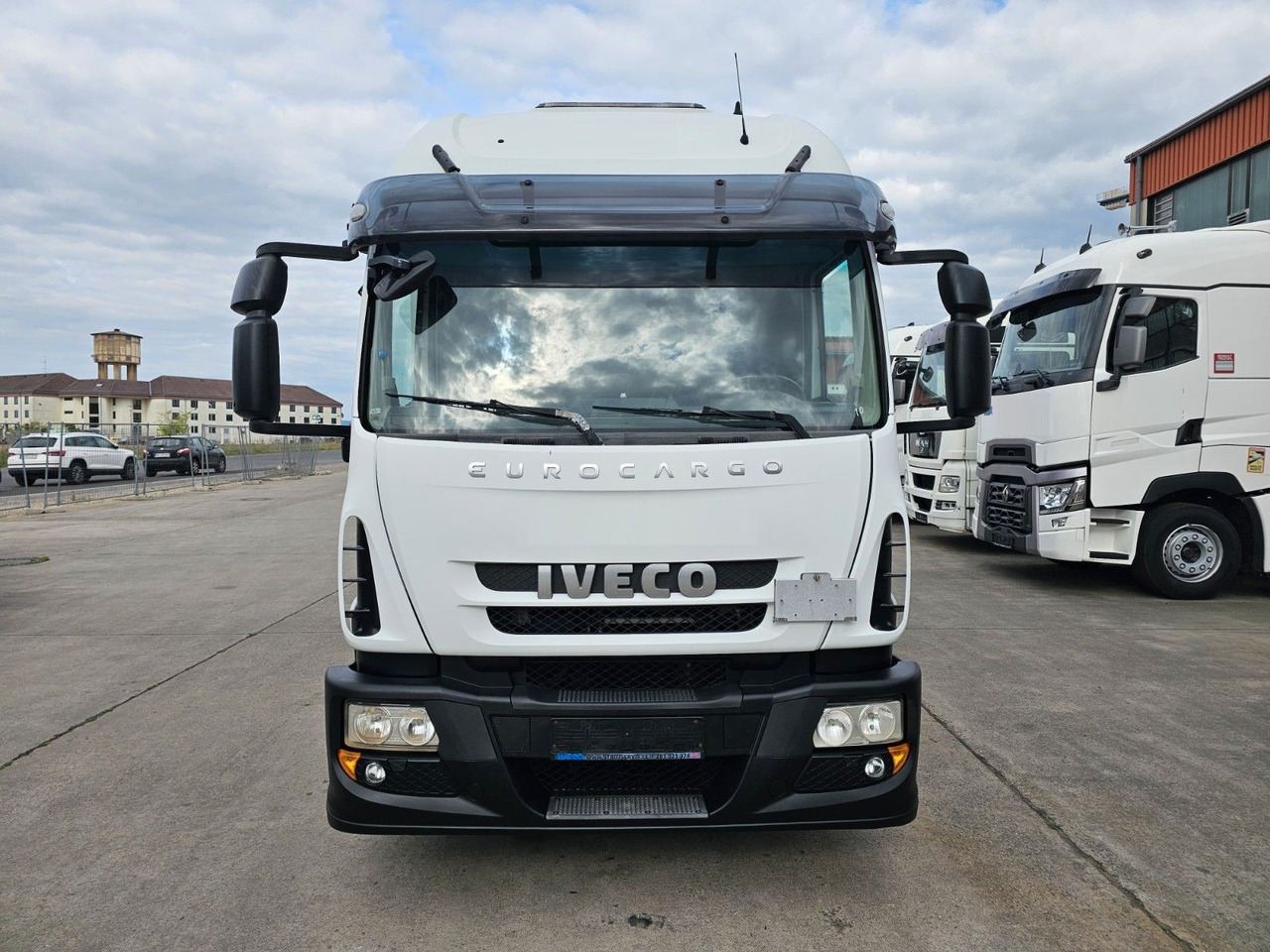 Iveco EURO-CARGO 120E25 * SCHLAFKABINE * BÄR 1,5 T * - Камион фургон: снимка 2 Iveco EURO-CARGO 120E25 * SCHLAFKABINE * BÄR 1,5 T * - Камион фургон: снимка 2