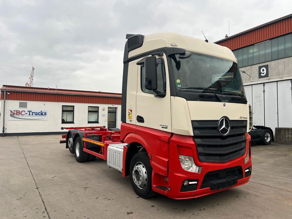 Mercedes-Benz ACTROS 2542 * RETARDER * KLIMA * LIFTACHSE * - Контейнеровоз/ Сменна каросерия камион: снимка 3 Mercedes-Benz ACTROS 2542 * RETARDER * KLIMA * LIFTACHSE * - Контейнеровоз/ Сменна каросерия камион: снимка 3