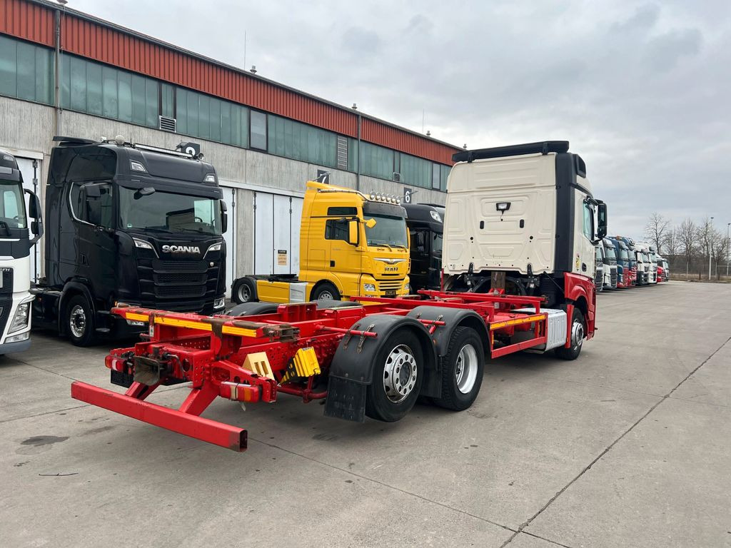 Mercedes-Benz ACTROS 2542 * RETARDER * KLIMA * LIFTACHSE * - Контейнеровоз/ Сменна каросерия камион: снимка 4 Mercedes-Benz ACTROS 2542 * RETARDER * KLIMA * LIFTACHSE * - Контейнеровоз/ Сменна каросерия камион: снимка 4