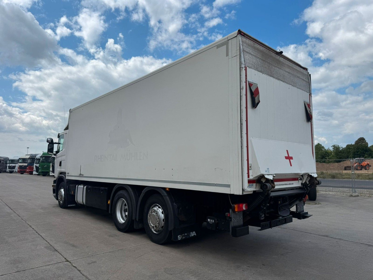 Scania P 380 * KOFFER * LBW 3 TON * LENK / LIFTACHSE * - Камион фургон: снимка 4 Scania P 380 * KOFFER * LBW 3 TON * LENK / LIFTACHSE * - Камион фургон: снимка 4