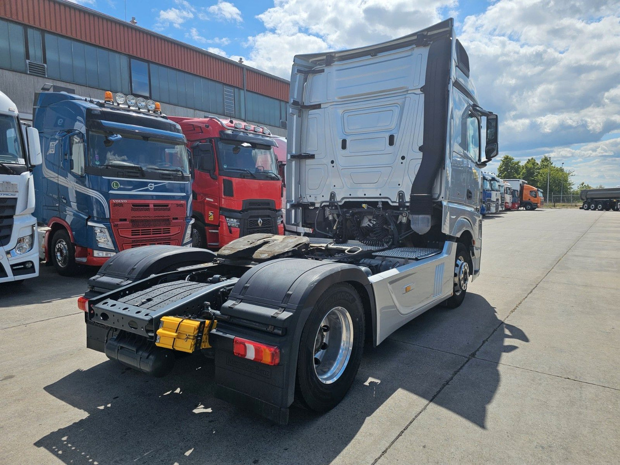Mercedes-Benz ACTROS 1851 * 2X VORHANDEN * ACC * STANDH. *EUR5 - Влекач: снимка 5 Mercedes-Benz ACTROS 1851 * 2X VORHANDEN * ACC * STANDH. *EUR5 - Влекач: снимка 5