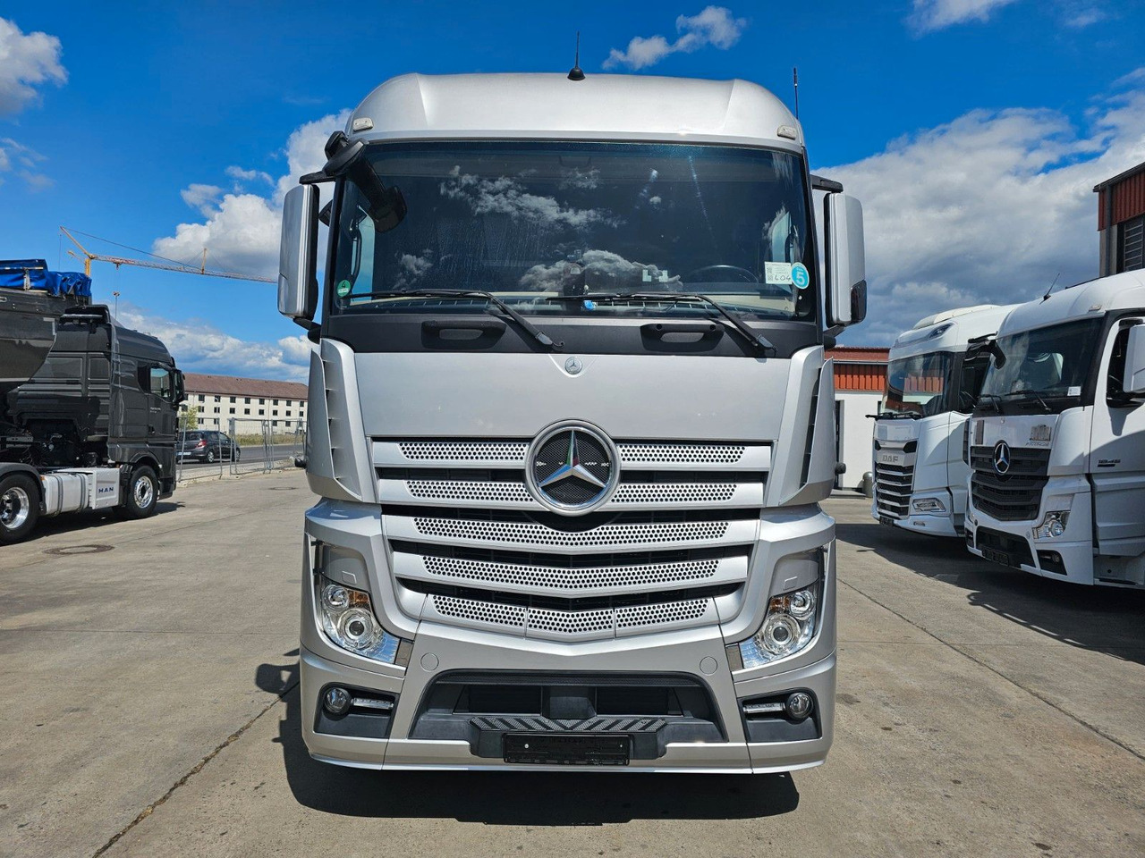 Mercedes-Benz ACTROS 1851 * 2X VORHANDEN * ACC * STANDH. *EUR5 - Влекач: снимка 2 Mercedes-Benz ACTROS 1851 * 2X VORHANDEN * ACC * STANDH. *EUR5 - Влекач: снимка 2