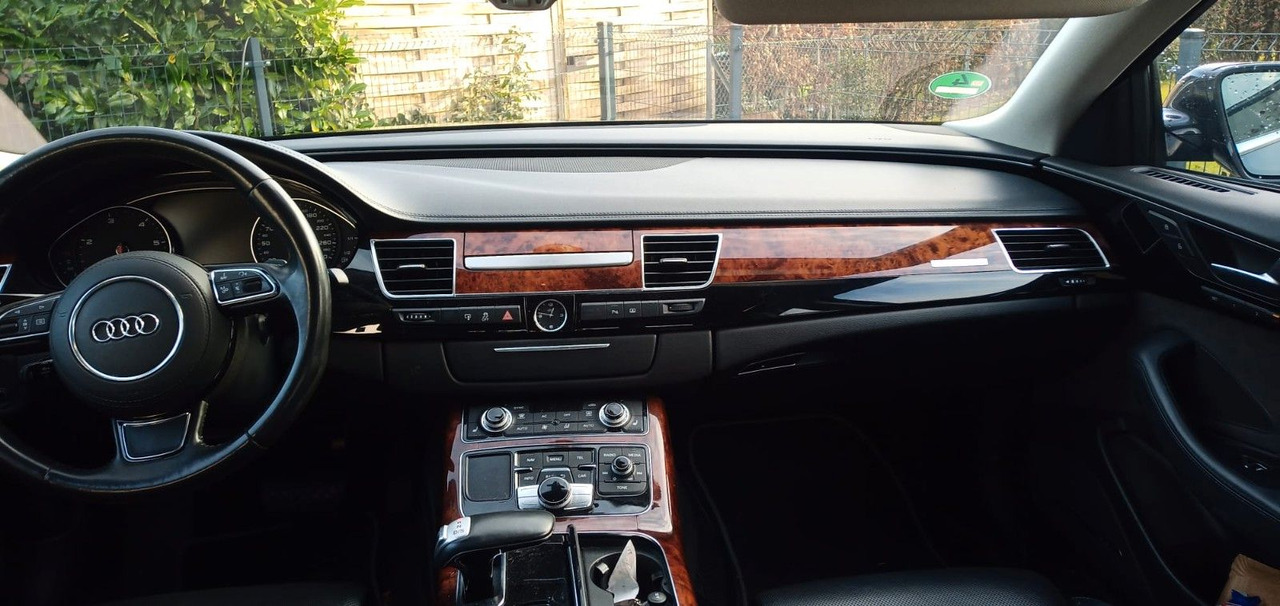 Audi A8 4.2 TDI tiptronic quattro - Седан: снимка 4 Audi A8 4.2 TDI tiptronic quattro - Седан: снимка 4