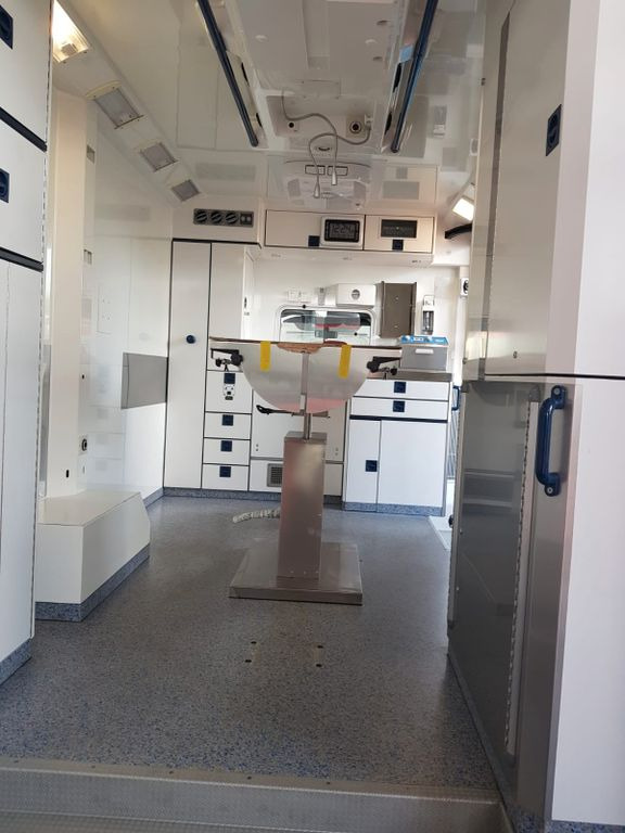 Mercedes-Benz RTW / Tierrettung / Tierarzt / OP Mercedes-Benz RTW / Tierrettung / Tierarzt / OP - Линейка: снимка 5 Mercedes-Benz RTW / Tierrettung / Tierarzt / OP Mercedes-Benz RTW / Tierrettung / Tierarzt / OP - Линейка: снимка 5