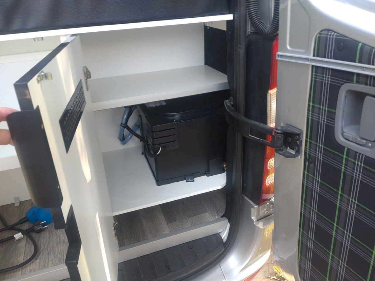 Лизинг на  Mercedes-Benz Sprinter 3,5t  Solar / Dusche / WC Mercedes-Benz Sprinter 3,5t  Solar / Dusche / WC: снимка 20
