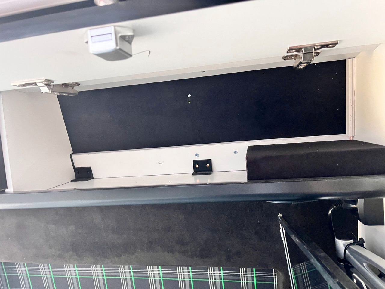 Лизинг на  Mercedes-Benz Sprinter 3,5t  Solar / Dusche / WC Mercedes-Benz Sprinter 3,5t  Solar / Dusche / WC: снимка 16