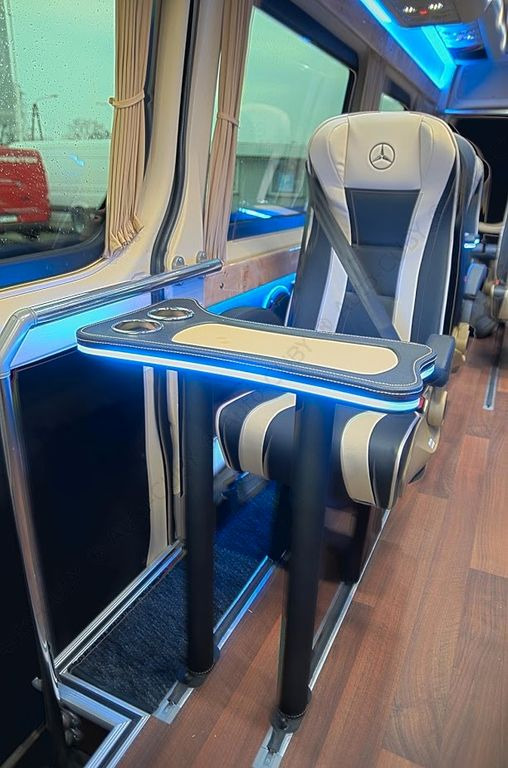 Лизинг на Mercedes-Benz Sprinter 319 VIP 8+1  Mercedes-Benz Sprinter 319 VIP 8+1: снимка 10