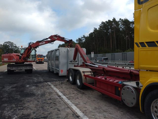 Scania R 730 Abroller voll Luft Scania R 730 Abroller voll Luft - Мултилифт с кука камион: снимка 2 Scania R 730 Abroller voll Luft Scania R 730 Abroller voll Luft - Мултилифт с кука камион: снимка 2