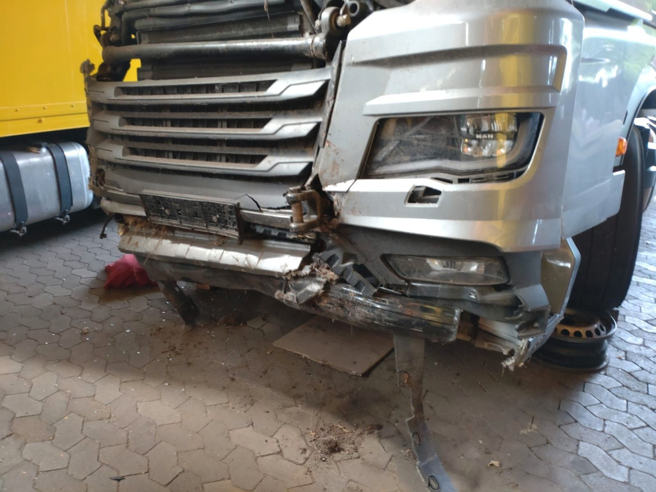 MAN TGX 18.510 - Влекач: снимка 3 MAN TGX 18.510 - Влекач: снимка 3
