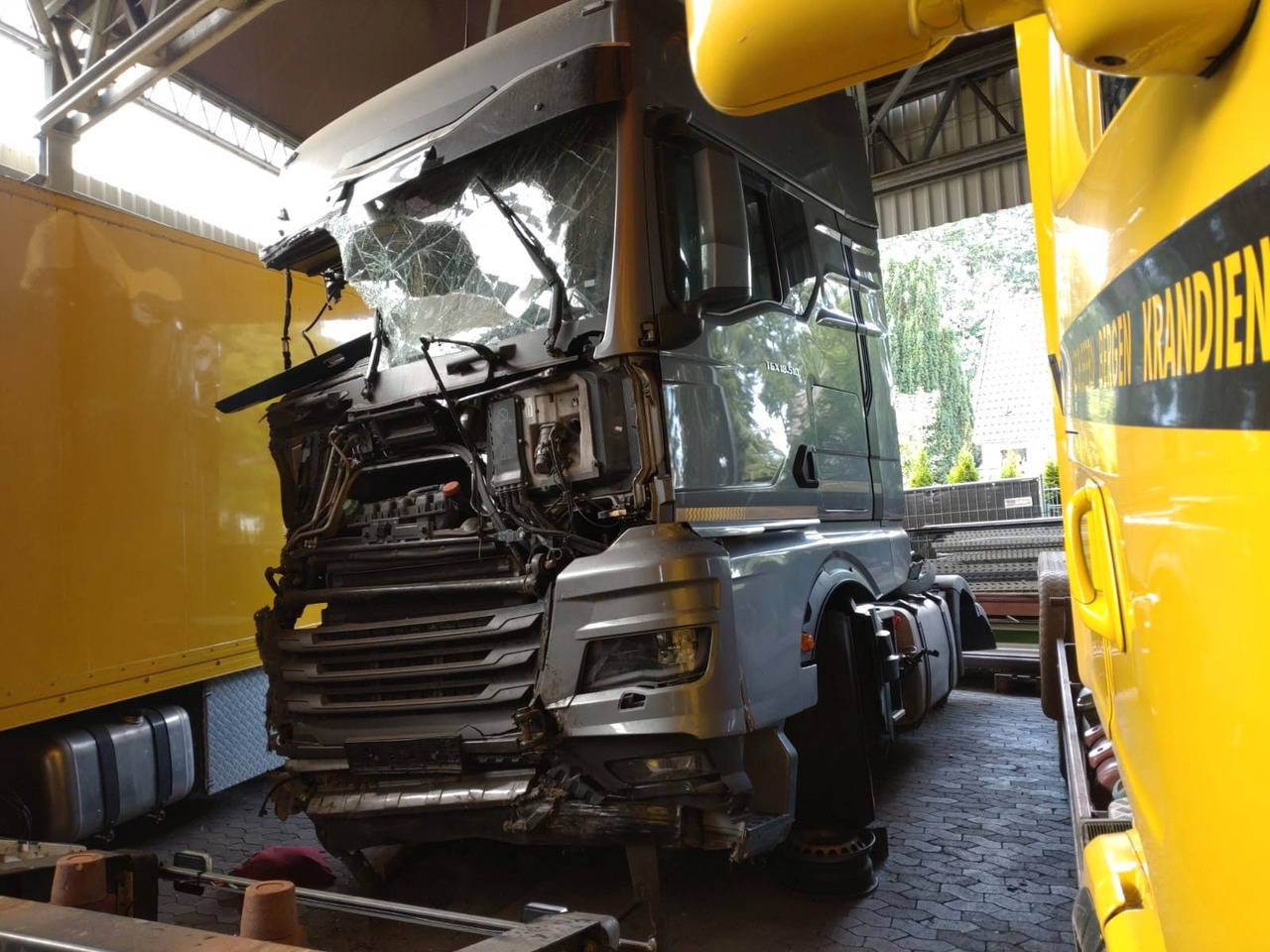 MAN TGX 18.510 - Влекач: снимка 2 MAN TGX 18.510 - Влекач: снимка 2