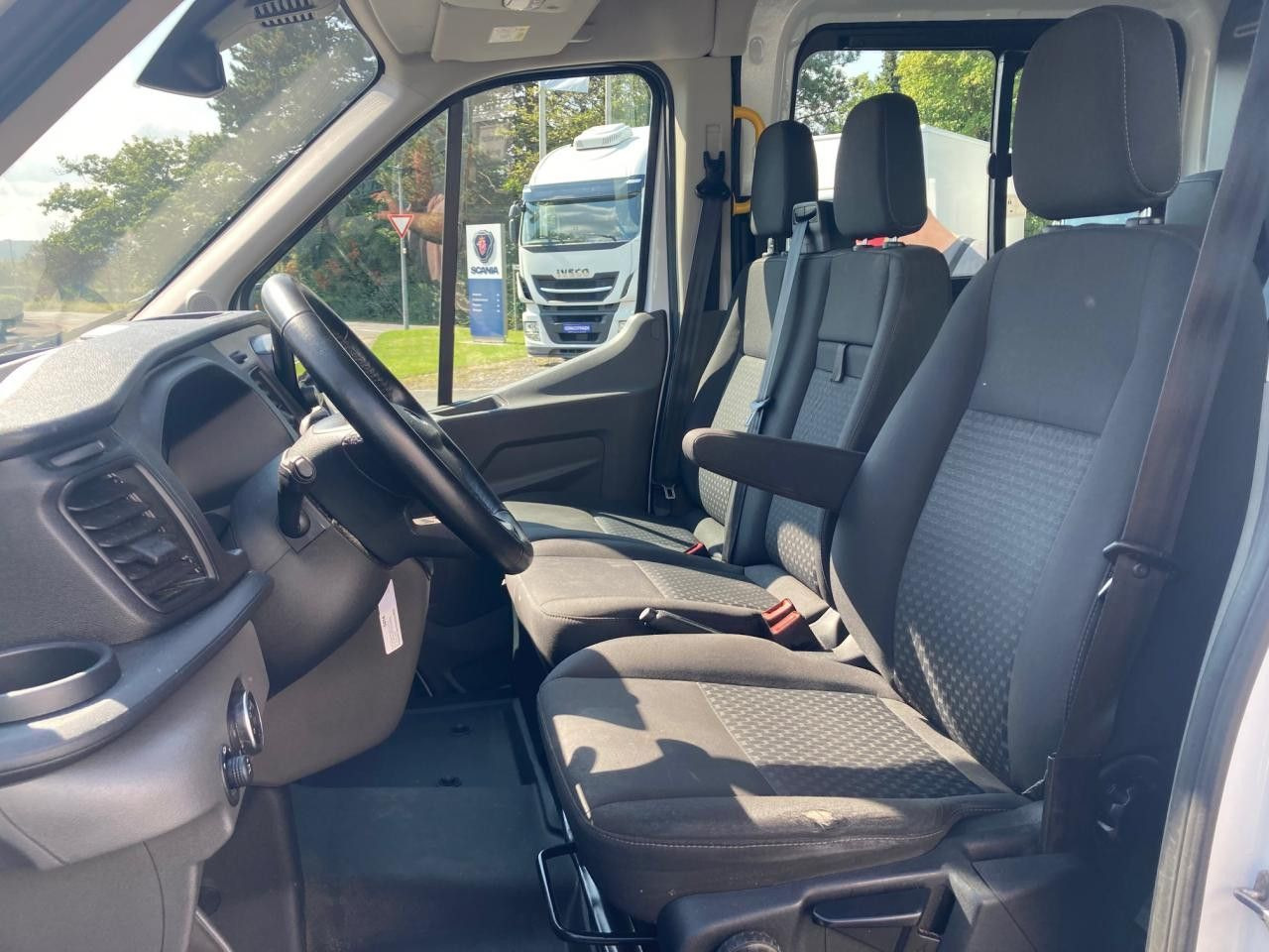 Товарен бус Ford Transit 350 L3H2 MIXTO Euro6 Klima AHK Ford Transit 350 L3H2 MIXTO Euro6 Klima AHK: снимка 8 Товарен бус Ford Transit 350 L3H2 MIXTO Euro6 Klima AHK Ford Transit 350 L3H2 MIXTO Euro6 Klima AHK: снимка 8