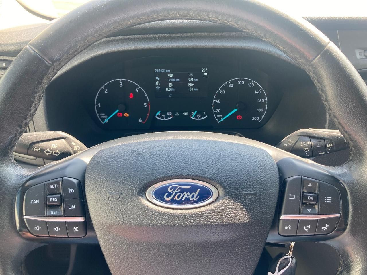 Товарен бус Ford Transit 350 L3H2 MIXTO Euro6 Klima AHK Ford Transit 350 L3H2 MIXTO Euro6 Klima AHK: снимка 12 Товарен бус Ford Transit 350 L3H2 MIXTO Euro6 Klima AHK Ford Transit 350 L3H2 MIXTO Euro6 Klima AHK: снимка 12