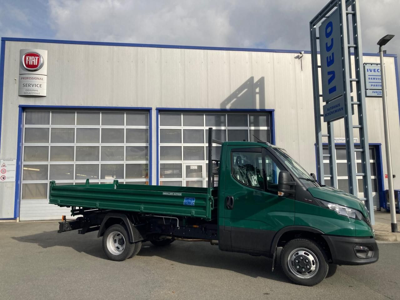 Iveco Daily 50C18H Iveco Daily 50C18H Euro6 Klima AHK ZV - Бус самосвал: снимка 4 Iveco Daily 50C18H Iveco Daily 50C18H Euro6 Klima AHK ZV - Бус самосвал: снимка 4