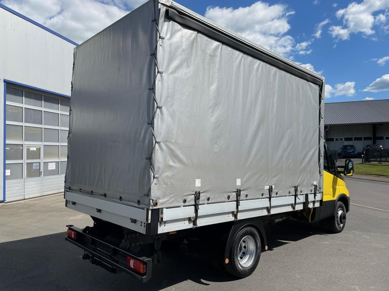 Iveco Daily 70C21HA8/P (72C) Euro6 Klima AHK Navi ZV - Брезентов бус: снимка 4 Iveco Daily 70C21HA8/P (72C) Euro6 Klima AHK Navi ZV - Брезентов бус: снимка 4