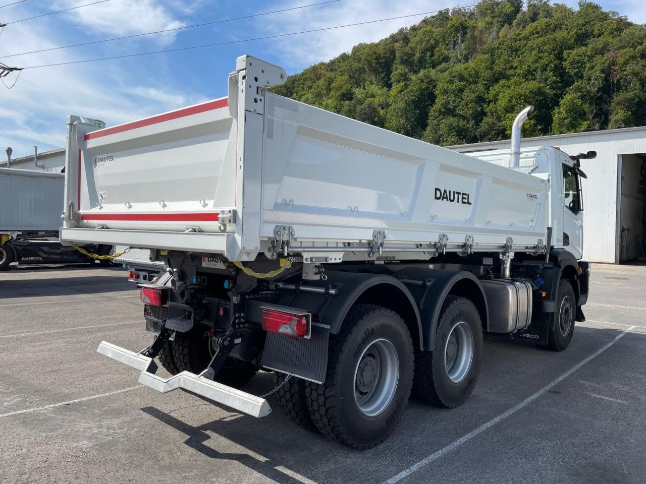 Iveco X-Way AD300X54Z HR OFF - Самосвал камион: снимка 3 Iveco X-Way AD300X54Z HR OFF - Самосвал камион: снимка 3