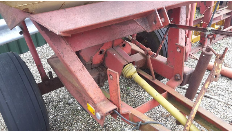 GETROKKEN pendel strooier - Gebruikt - Тороразпръсквачка: снимка 5 GETROKKEN pendel strooier - Gebruikt - Тороразпръсквачка: снимка 5