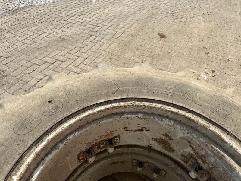 Goodyear banden 14.9 R28 - Gebruikt - Гуми и джанти: снимка 5 Goodyear banden 14.9 R28 - Gebruikt - Гуми и джанти: снимка 5
