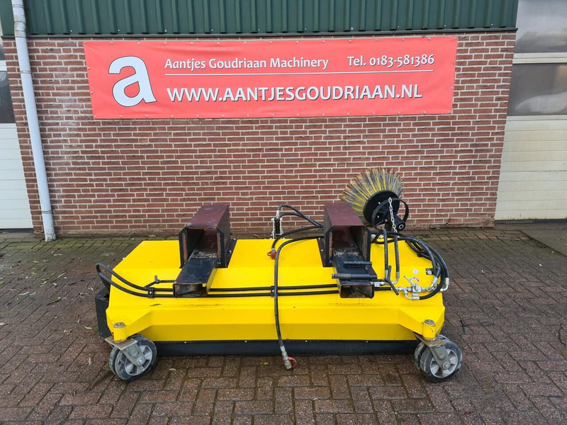 MTS bezem met lepel insteek - Четка: снимка 1 MTS bezem met lepel insteek - Четка: снимка 1