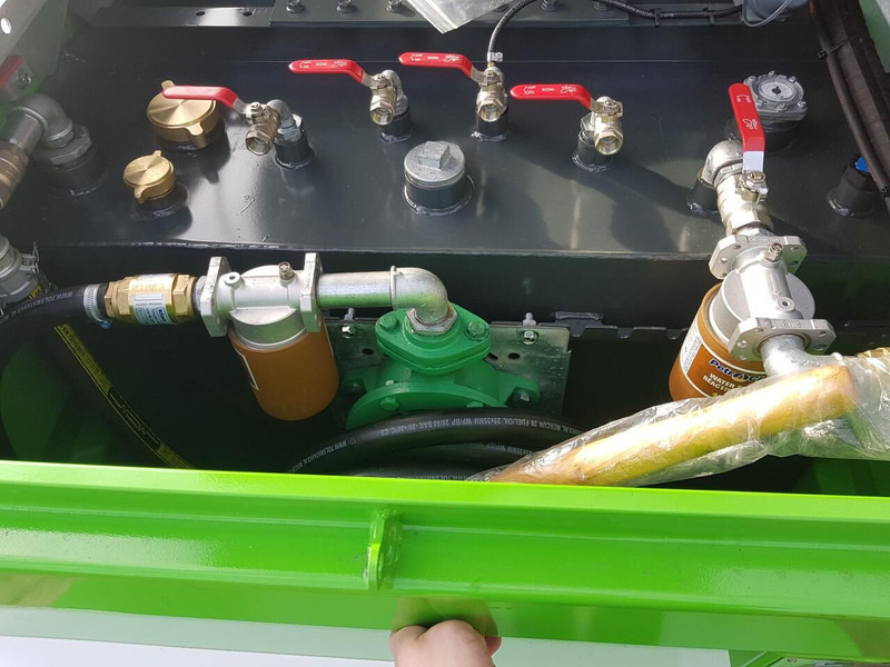 Нови Камион цистерна За превоз на гориво Onbekend: снимка 9