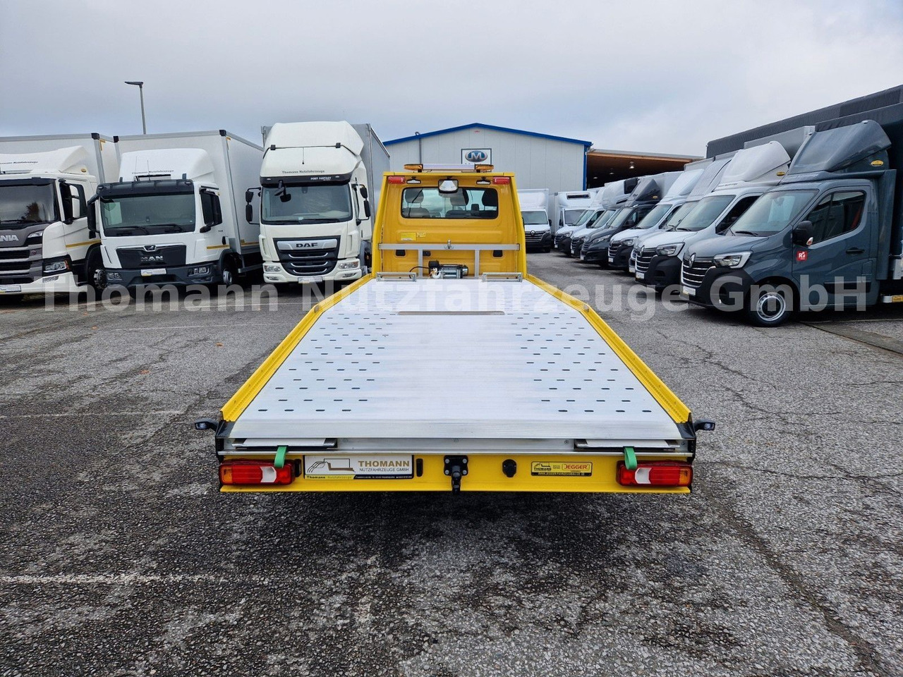 Iveco DAILY 70C18 Festplateau Alu Premium Navi ACC - Камион пътна помощ: снимка 4 Iveco DAILY 70C18 Festplateau Alu Premium Navi ACC - Камион пътна помощ: снимка 4