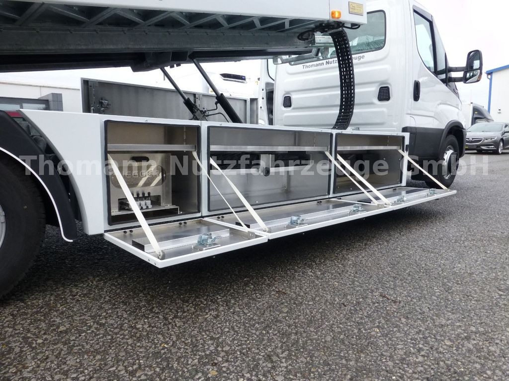 Нови Камион пътна помощ, Лекотоварен автомобил Iveco DAILY 72C18 Schiebeplateu Luftfed Navi: снимка 15