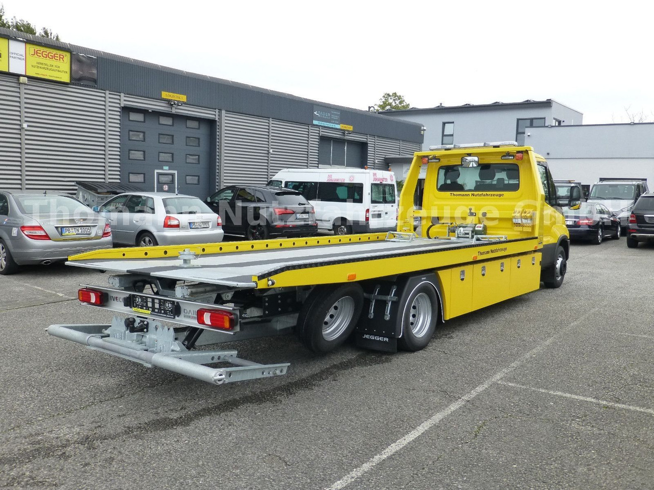 Iveco DAILY 72C18 Schiebeplateu Luftfed Navi Hubbrille - Камион пътна помощ: снимка 4 Iveco DAILY 72C18 Schiebeplateu Luftfed Navi Hubbrille - Камион пътна помощ: снимка 4