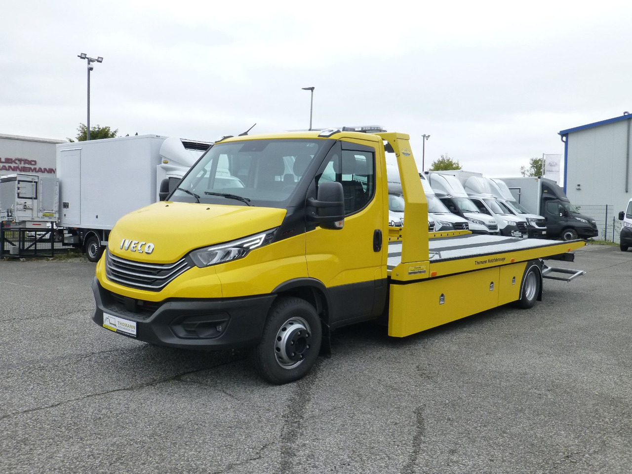 Iveco DAILY 72C18 Schiebeplateu Luftfed Navi Hubbrille - Камион пътна помощ: снимка 2 Iveco DAILY 72C18 Schiebeplateu Luftfed Navi Hubbrille - Камион пътна помощ: снимка 2