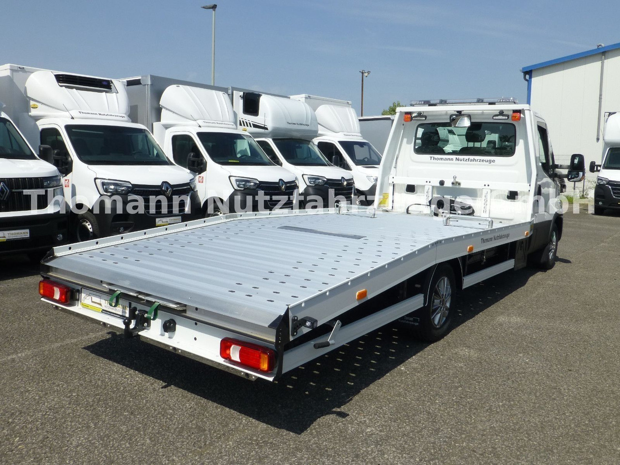 Iveco Daily 35S18 Autotransporter Aut. Luftfed. NAVI - Камион пътна помощ: снимка 4 Iveco Daily 35S18 Autotransporter Aut. Luftfed. NAVI - Камион пътна помощ: снимка 4