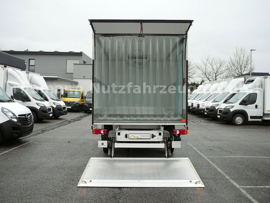 Interior photo 2: Нови Хладилен бус MAN TGE 3.180 Kühlkoffer Xarios 300 GH Ladebordwand MAN TGE 3.180 Kühlkoffer Xarios 300 GH Ladebordwand