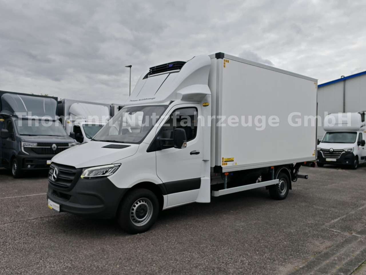 Mercedes-Benz Sprinter 319 CDI Kühlkoffer Xarios 300 LBW - Хладилен бус: снимка 2 Mercedes-Benz Sprinter 319 CDI Kühlkoffer Xarios 300 LBW - Хладилен бус: снимка 2