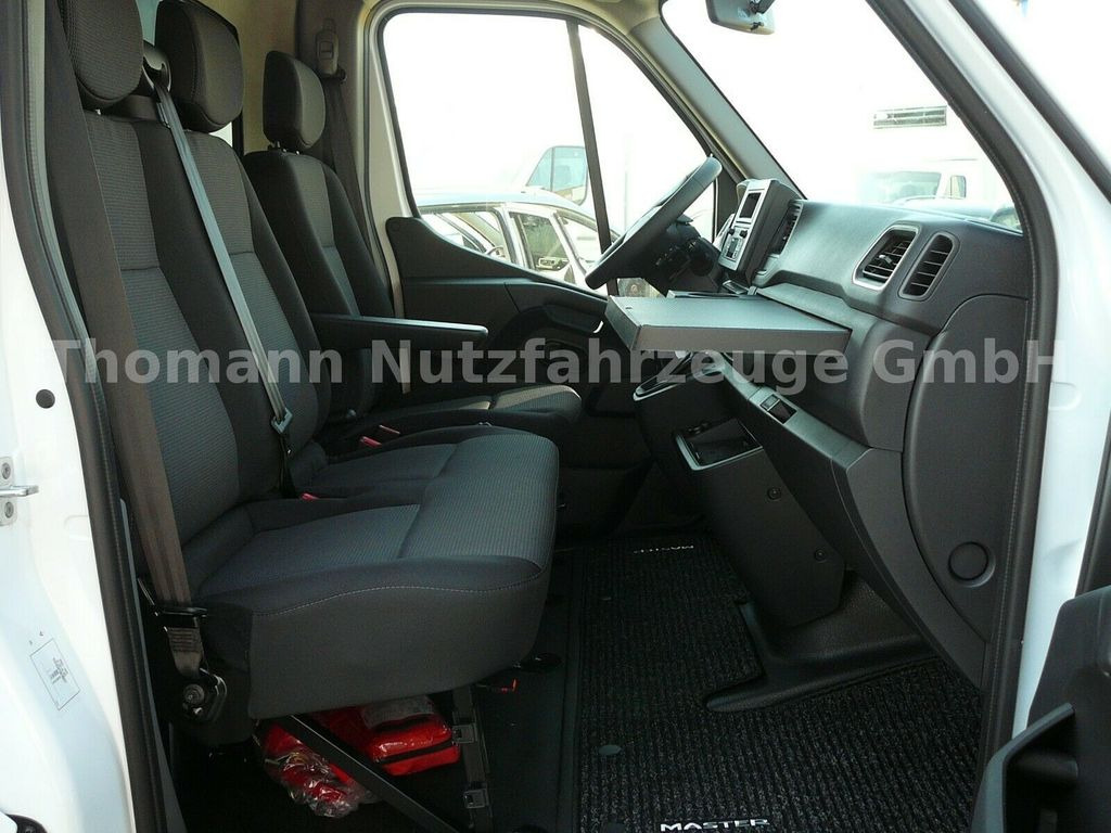 Interior photo 2: Нови Лекотоварен автомобил фургон Renault Koffer Möbelkoffer Klima Tempomat Renault Koffer Möbelkoffer Klima Tempomat Interior photo 2: Нови Лекотоварен автомобил фургон Renault Koffer Möbelkoffer Klima Tempomat Renault Koffer Möbelkoffer Klima Tempomat