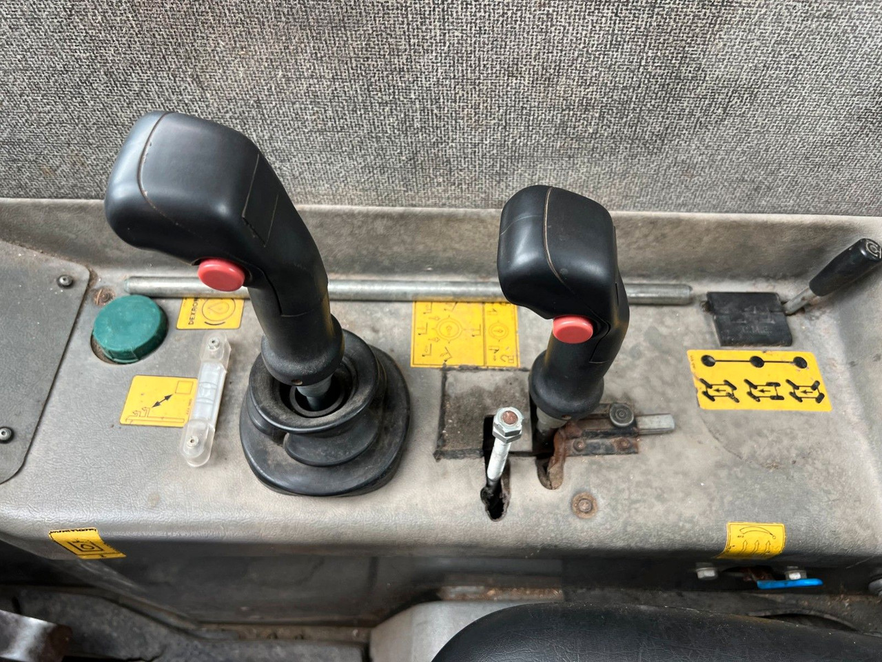 Колесен товарач Dieci Icarus 40.16 ET 166 / 4.238 h / 2003: снимка 13 Колесен товарач Dieci Icarus 40.16 ET 166 / 4.238 h / 2003: снимка 13