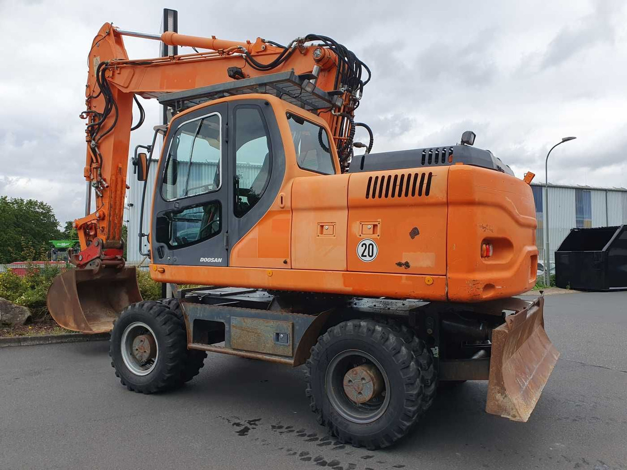 Doosan DX190W / 2008 / 12.349h / 1x Tieflöffel - Колесен багер: снимка 4 Doosan DX190W / 2008 / 12.349h / 1x Tieflöffel - Колесен багер: снимка 4