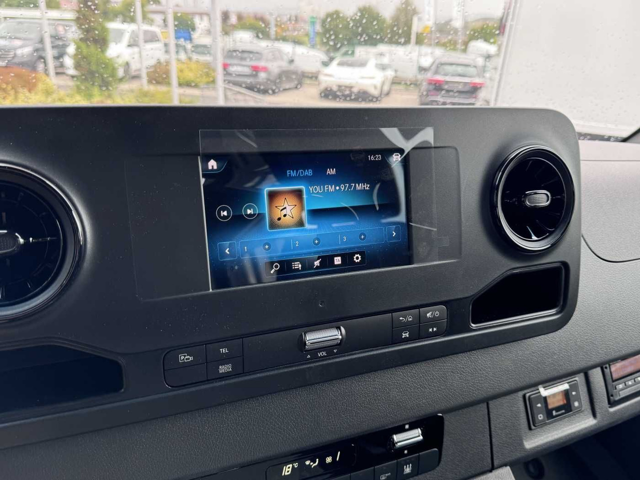 Лизинг на Mercedes-Benz Sprinter 515 CDI Klima Warmluft Kamera MBUX Mercedes-Benz Sprinter 515 CDI Klima Warmluft Kamera MBUX: снимка 15 Лизинг на Mercedes-Benz Sprinter 515 CDI Klima Warmluft Kamera MBUX Mercedes-Benz Sprinter 515 CDI Klima Warmluft Kamera MBUX: снимка 15