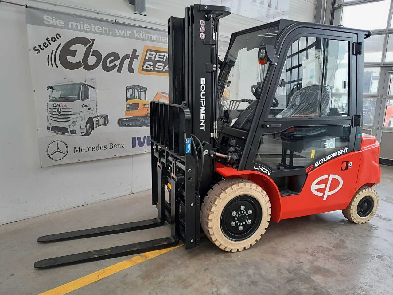EP Equipment EFL303 / 3,0T / Triplex: 4,80m / SS - Електрокар: снимка 1 EP Equipment EFL303 / 3,0T / Triplex: 4,80m / SS - Електрокар: снимка 1