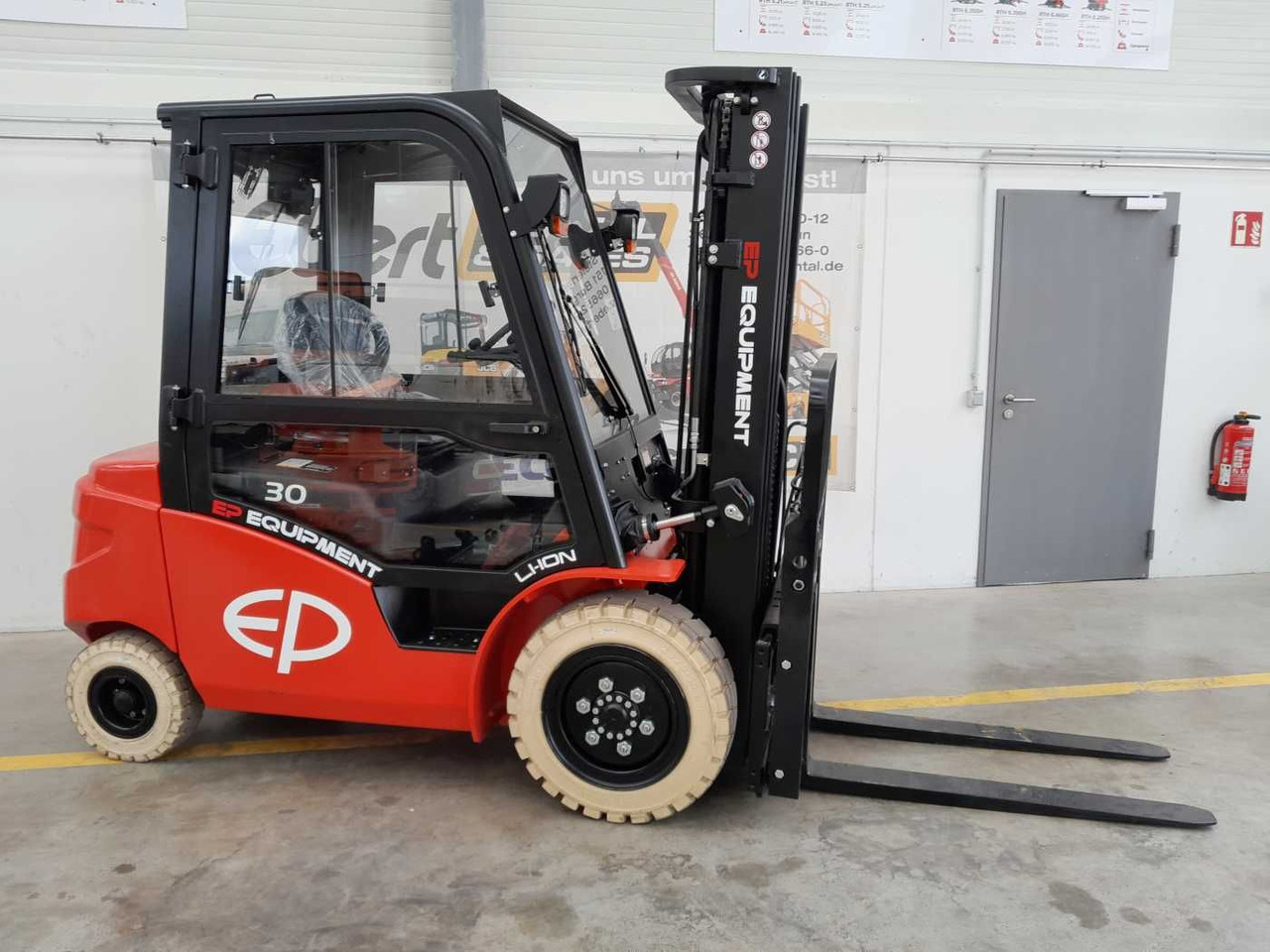 EP Equipment EFL303 / 3,0T / Triplex: 4,80m / SS - Електрокар: снимка 5 EP Equipment EFL303 / 3,0T / Triplex: 4,80m / SS - Електрокар: снимка 5