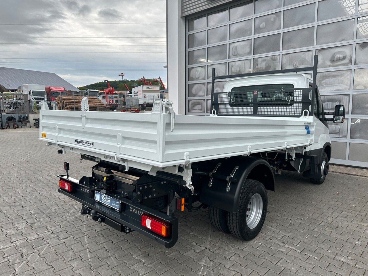 Iveco 70C18H 3-S.-Kipper Meiller *R3.450mm*2xAHK* - Бус самосвал: снимка 5 Iveco 70C18H 3-S.-Kipper Meiller *R3.450mm*2xAHK* - Бус самосвал: снимка 5
