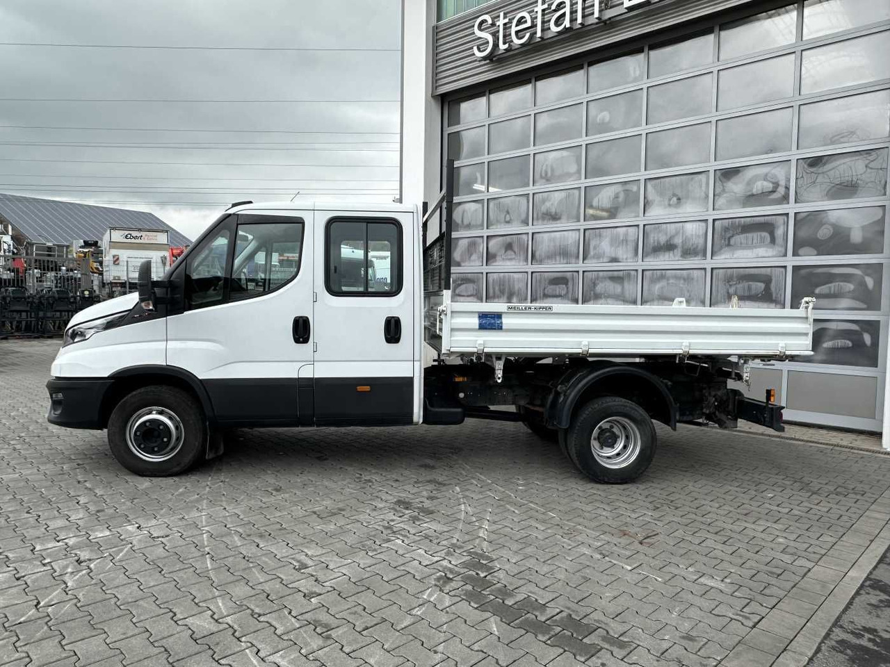 Iveco 70C18H 3-S.Kipper *R.3750mm*7Sitze*AHK* - Бус самосвал: снимка 2 Iveco 70C18H 3-S.Kipper *R.3750mm*7Sitze*AHK* - Бус самосвал: снимка 2