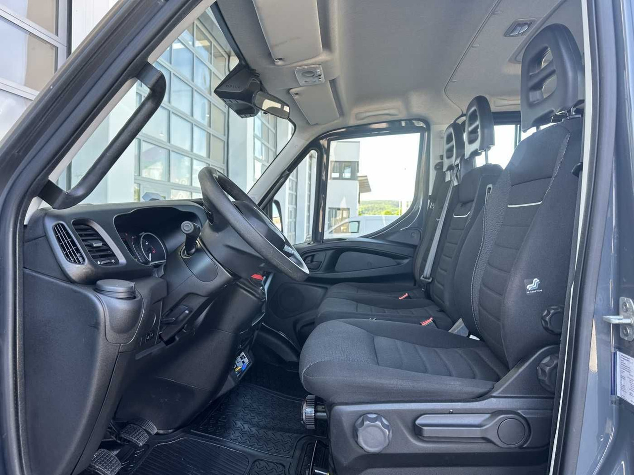 Бус самосвал Iveco 70C18H Meiller 3-S.Kipper *R.3750mm*7Sitze*AHK*: снимка 8