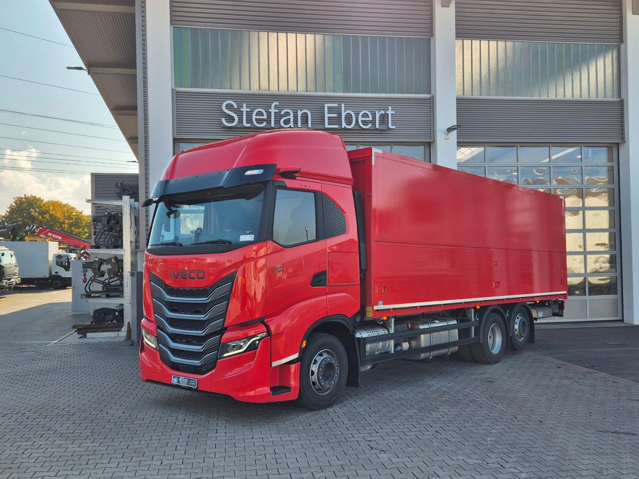Iveco AS260S50Y/FS Schwenkwand LBW 2xAHK CAM Intarder - За напитки камион: снимка 1 Iveco AS260S50Y/FS Schwenkwand LBW 2xAHK CAM Intarder - За напитки камион: снимка 1