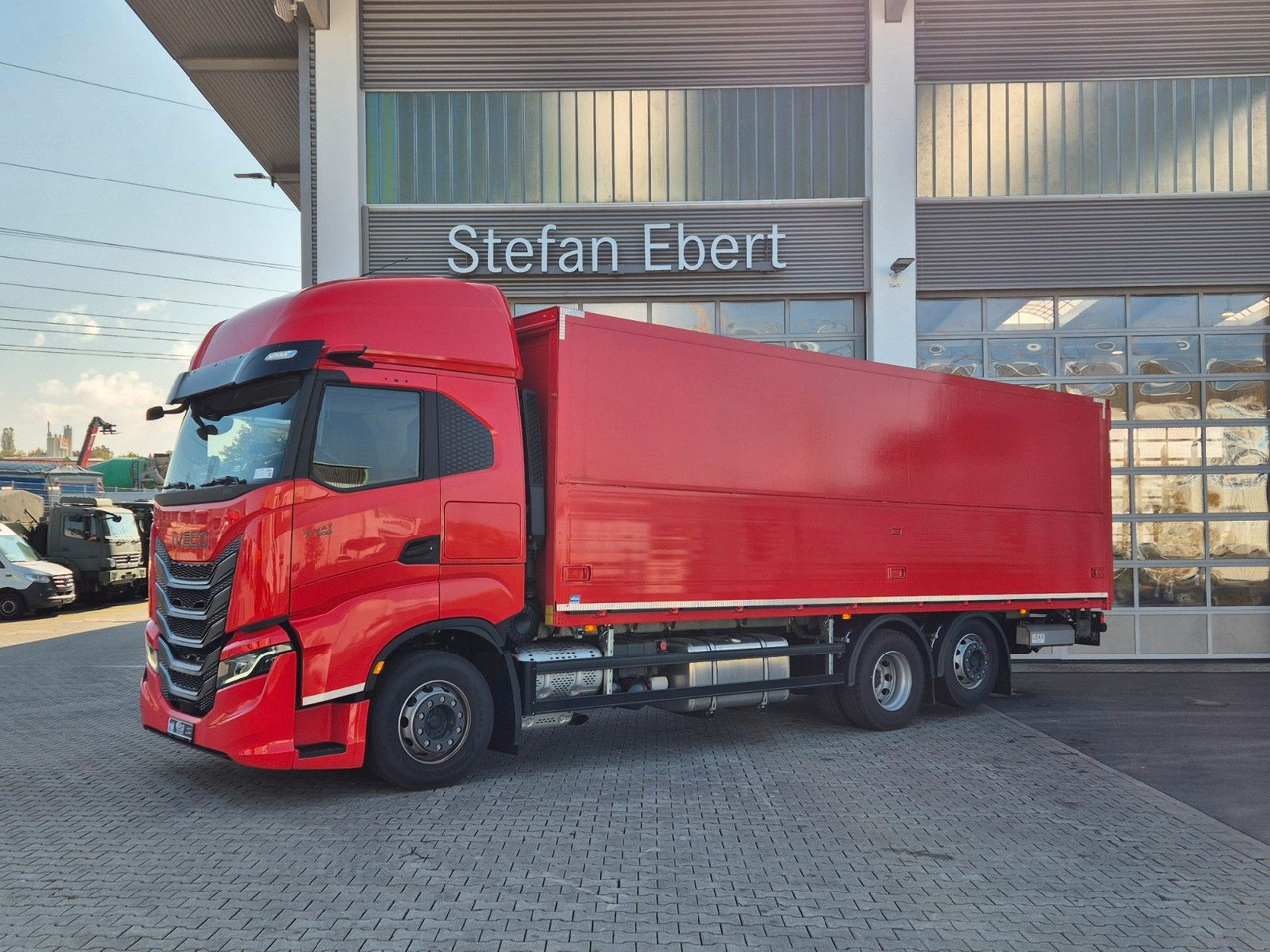 Iveco AS260S50Y/FS Schwenkwand LBW 2xAHK CAM Intarder - За напитки камион: снимка 3 Iveco AS260S50Y/FS Schwenkwand LBW 2xAHK CAM Intarder - За напитки камион: снимка 3